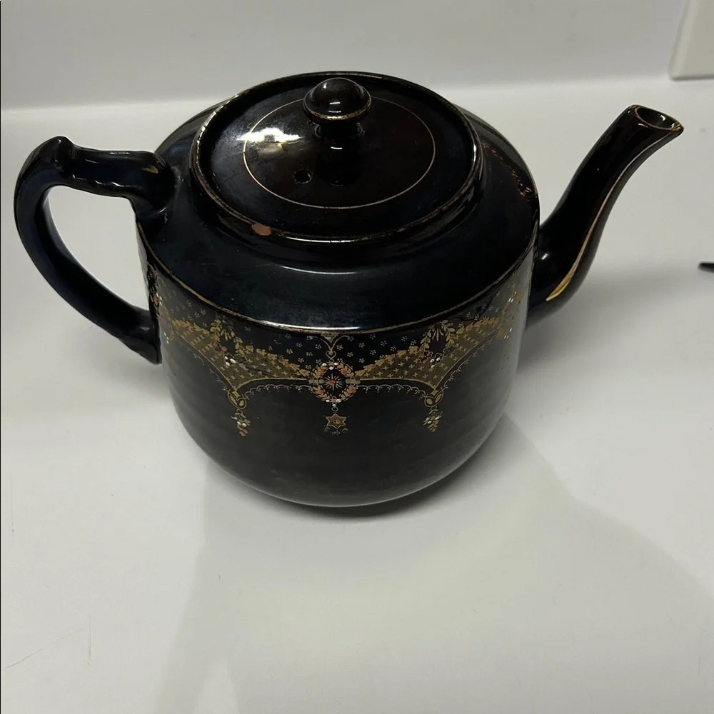 Gibson & Sons Vintage Teapot Moriage style